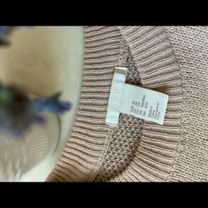 H&M’s sweater in light pink color.